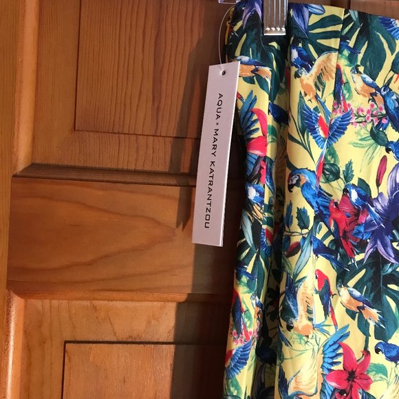 NWT AQUA - MARY KATRANTZOU Skirt with Parrots Size Medium. - Picture 3 of 4